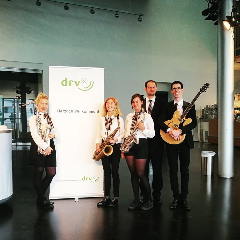 Contratar saxofonista para evento corporativo em Lisboa