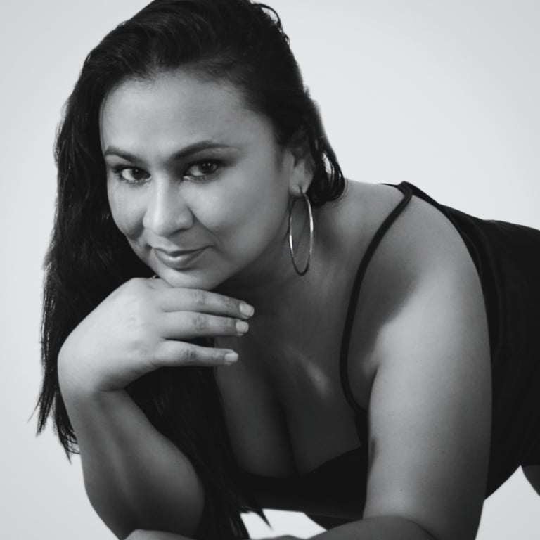 Señora de las tres décadas by gyme gonzalez