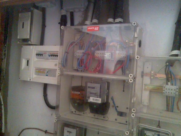 cuadro eléctrico instalado y cableado profesional en Vitoria-Gasteiz