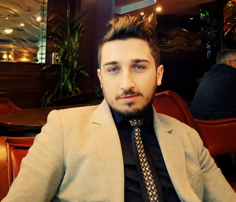 Savaş Eren'in kişisel web sitesindeki profesyonel portresi. Oftalmoloji, ilaç sektörü, medikal