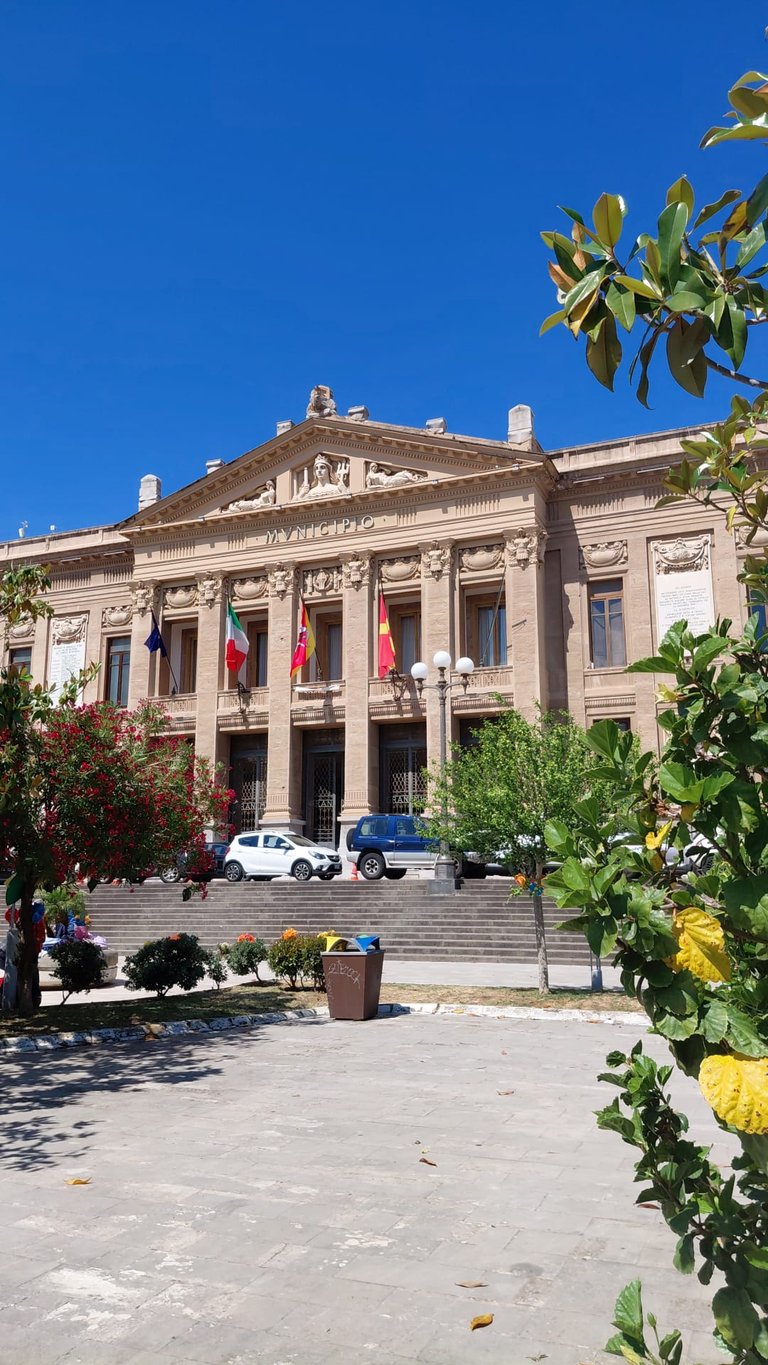 Palazzo del Municipio em Messina, Itália - processo de cidadania italiana