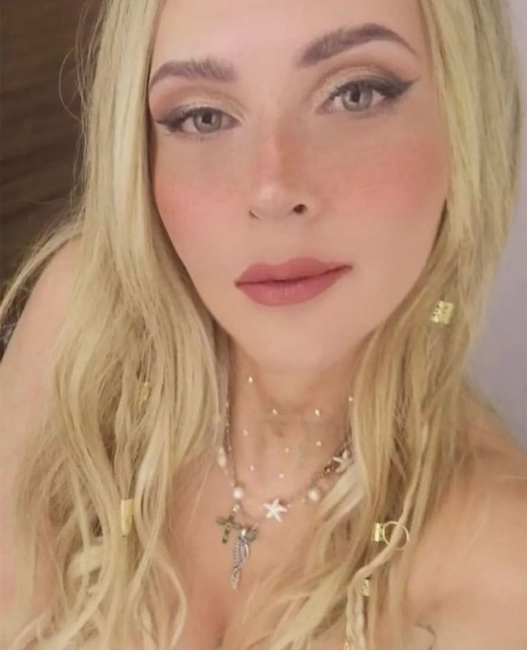 Lizette Ortiz estilista y maquillista en Santa Anita ,cortes de cabello, colorimetria, maquillajes