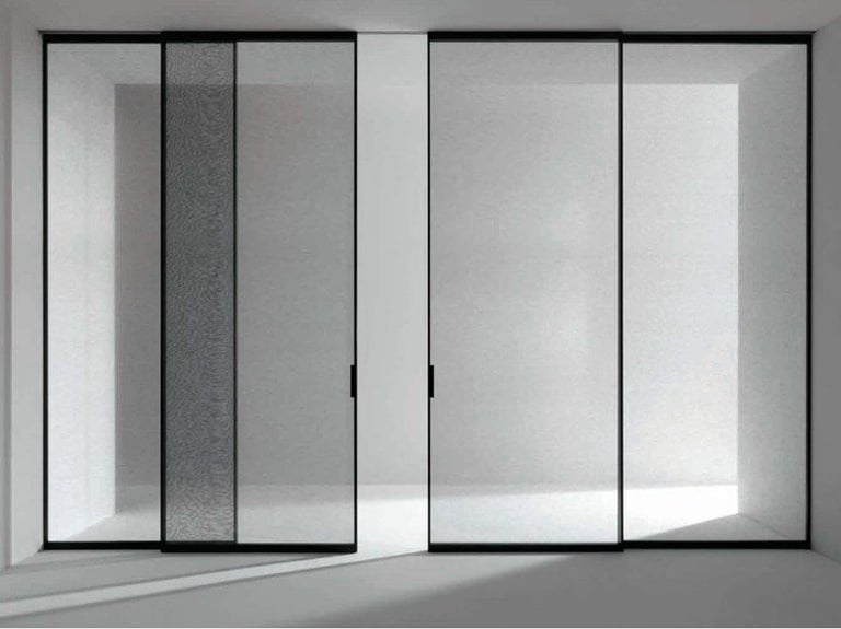 Instalación de puertas corredizas en vidrio templado
