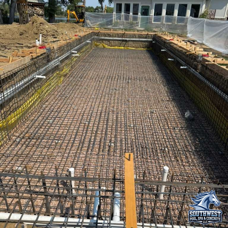 Pool builders and concrete contractors in Denver Colorado