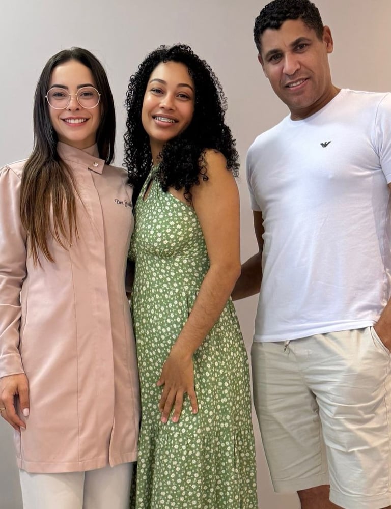 Ortodontista Géssika Reis com Pacientes