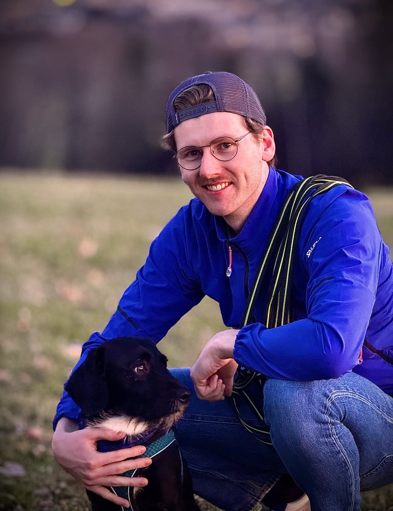 Hundetrainer Silvan Saummüller beim Hundetraining in Salzburg