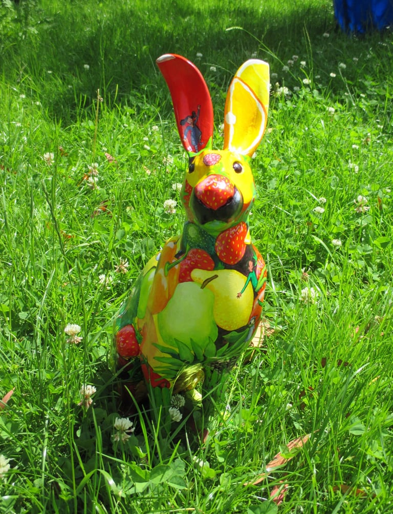 Hare sculpture decorated with fruit and vegetables by Laura Fearn