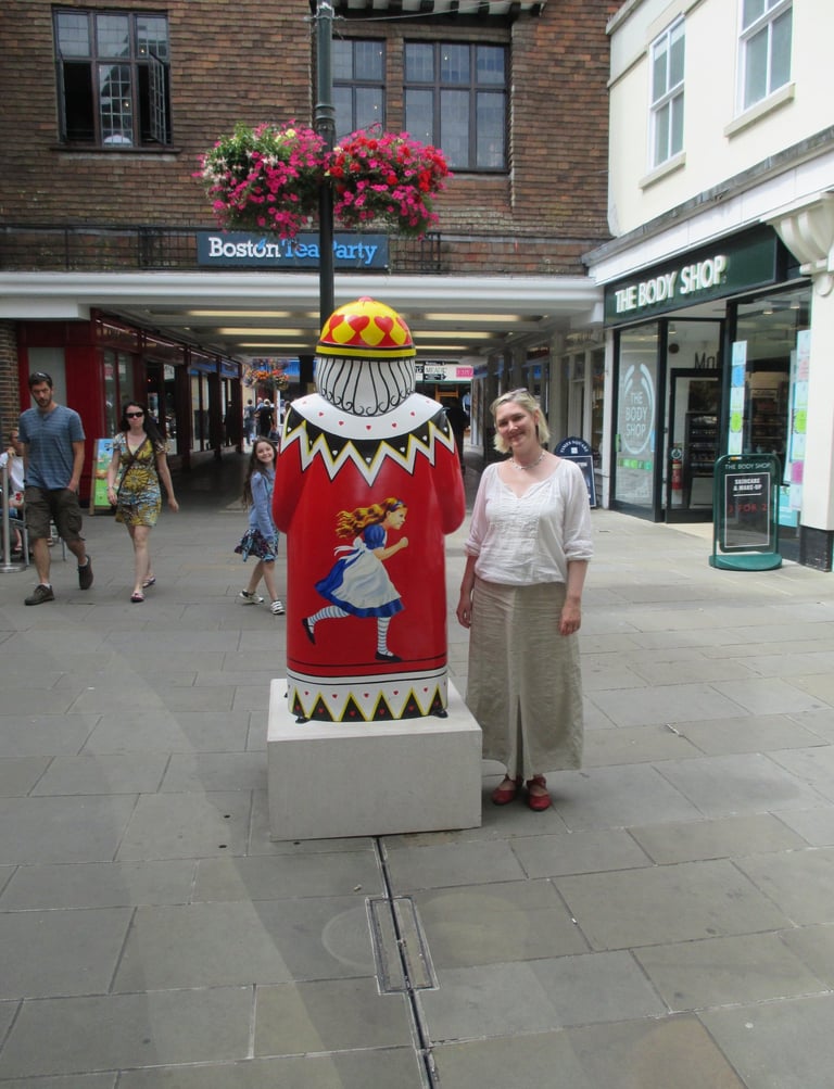 The back of street sculpture King of Hearts for the Baron's Trail