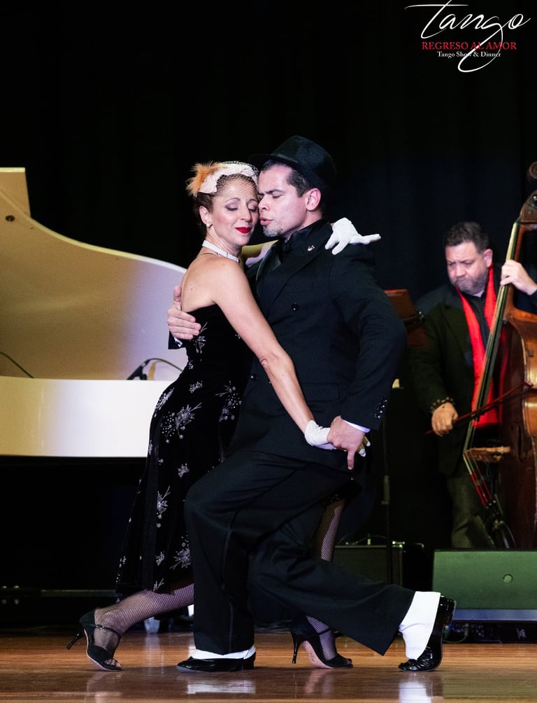 Mariela Barufaldi & Joe Ferreira in Regreso al Amor