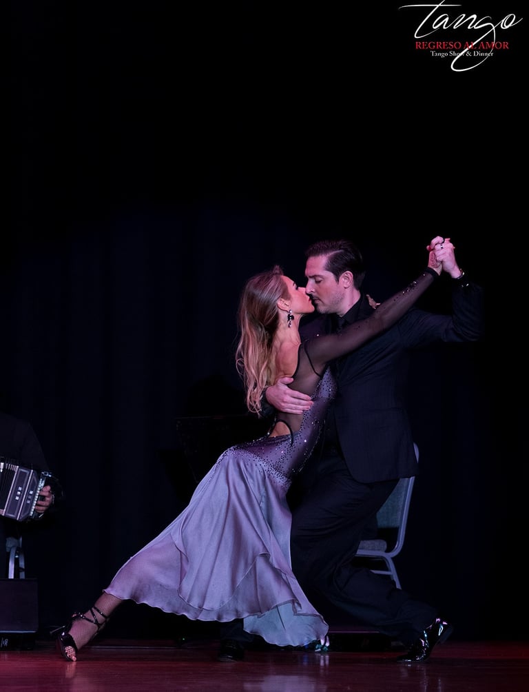 Akvile Bear & Dominic Bridge in Regreso al Amor