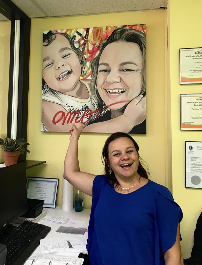 "Detalhes intrincados e elementos POP em uma pintura personalizada cheia de vida."