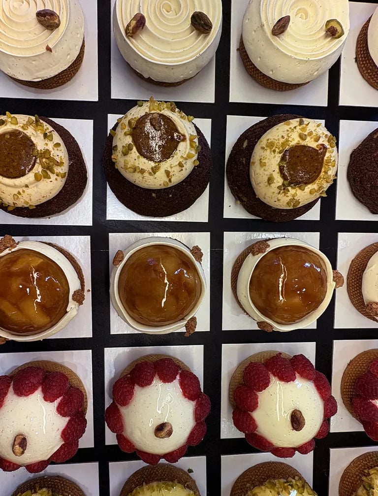 Pâtisseries sur place ou à emporter, gourmand, moderne et savoureux. Paris 11ème. Façon Des Boulangers.