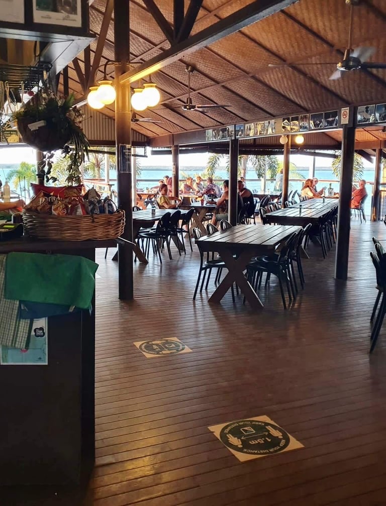Trabajando en la recepción y bar de un resort en Australia