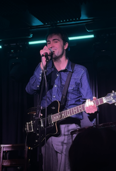 Band Halloweens performing live, the vaccines