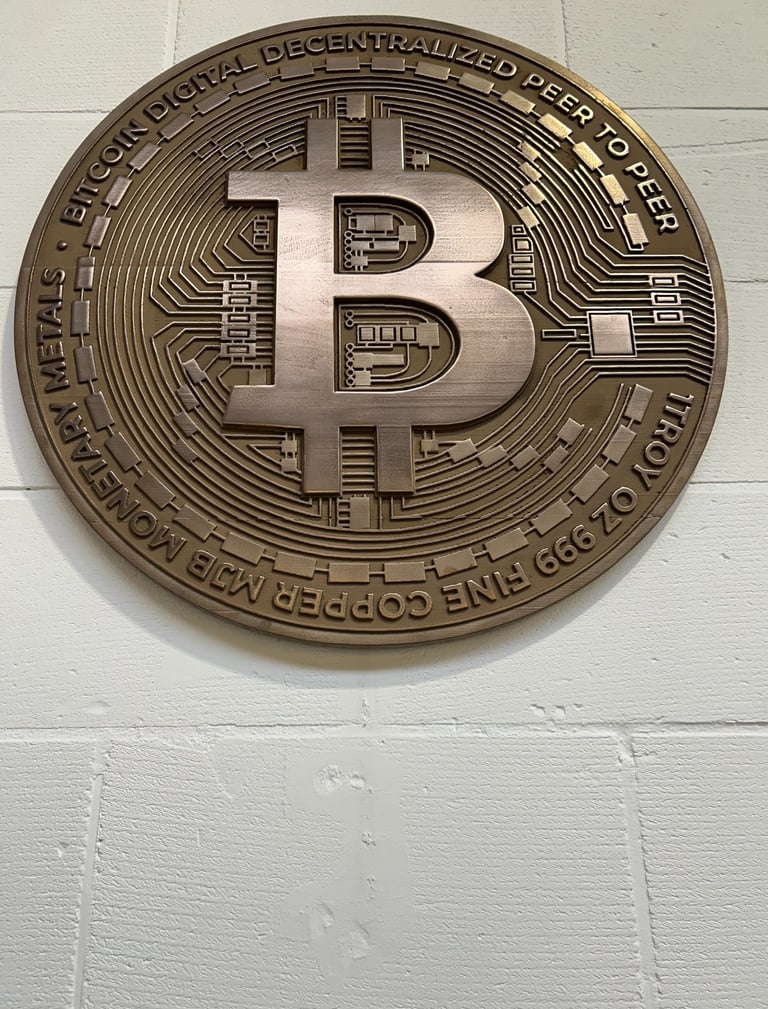 Bitcoin 3D kunstwerk in brons
