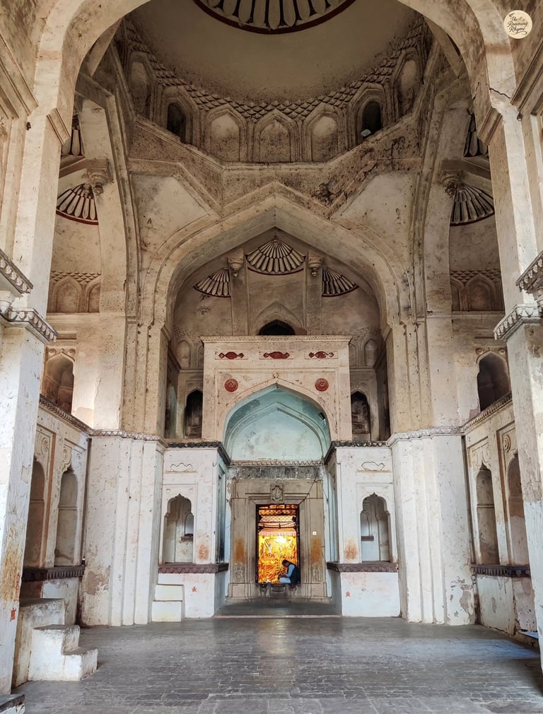Main Sanctum of Chaturbhuj Temple, Orchha with beautiful courtyards and jharokhas.
