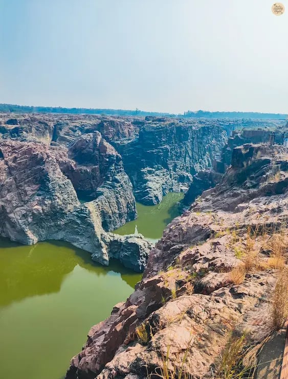 Multicolored granite rock formations and deep gorges carved by the Ken River, Raneh Falls