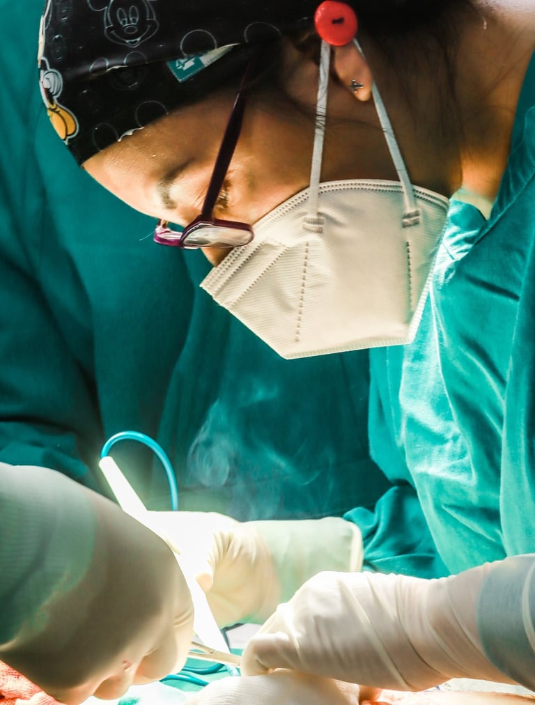 Dra. Lilyan-Marissel - Cirugía-Plástica-y-Estética-sala-operaciones-controno-corporal