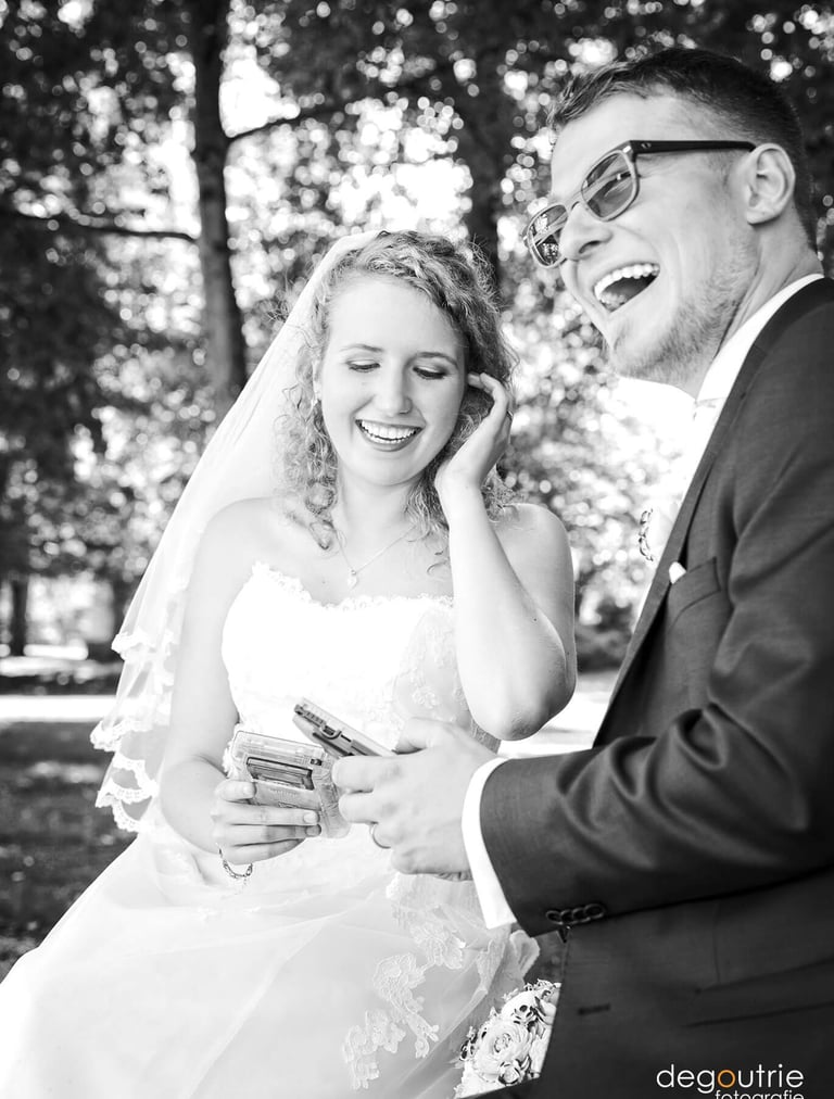 Kreative Nerd Hochzeit Wilhelmsbad Game Boy. Fröhliches Lachen.