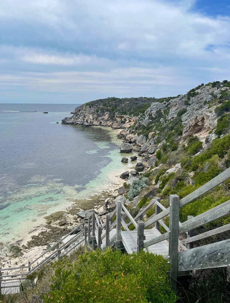 Las escaleras de madera en Parker point en rottnest island