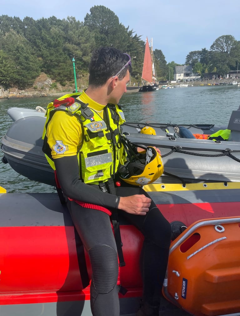 image Titouan entant que sauveteur en mer