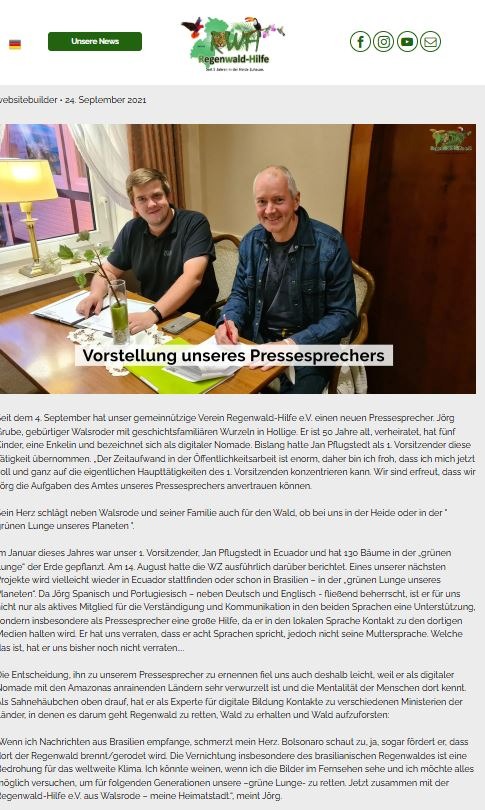 Jörg Grube sitzend am Tisch im Restaurant in der Eckernworth sich als Pressesprecher des Vereins