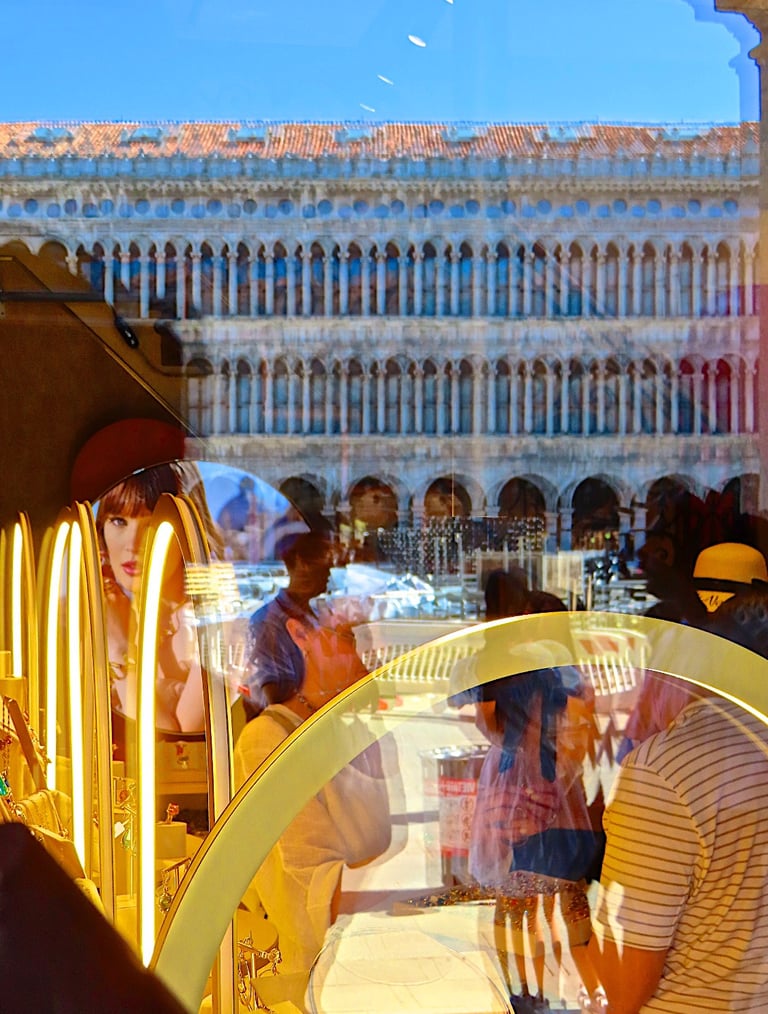 "Ven 11" © 2023 Heinz Lechner