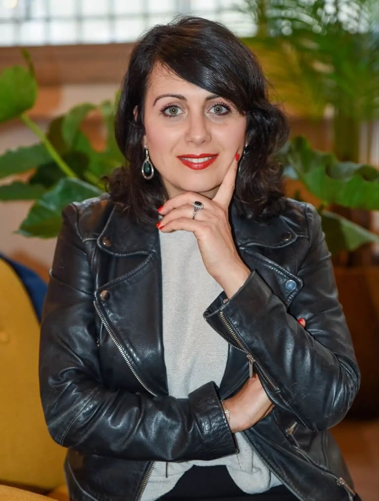 Phot de la romancière Julie Altinoglu.