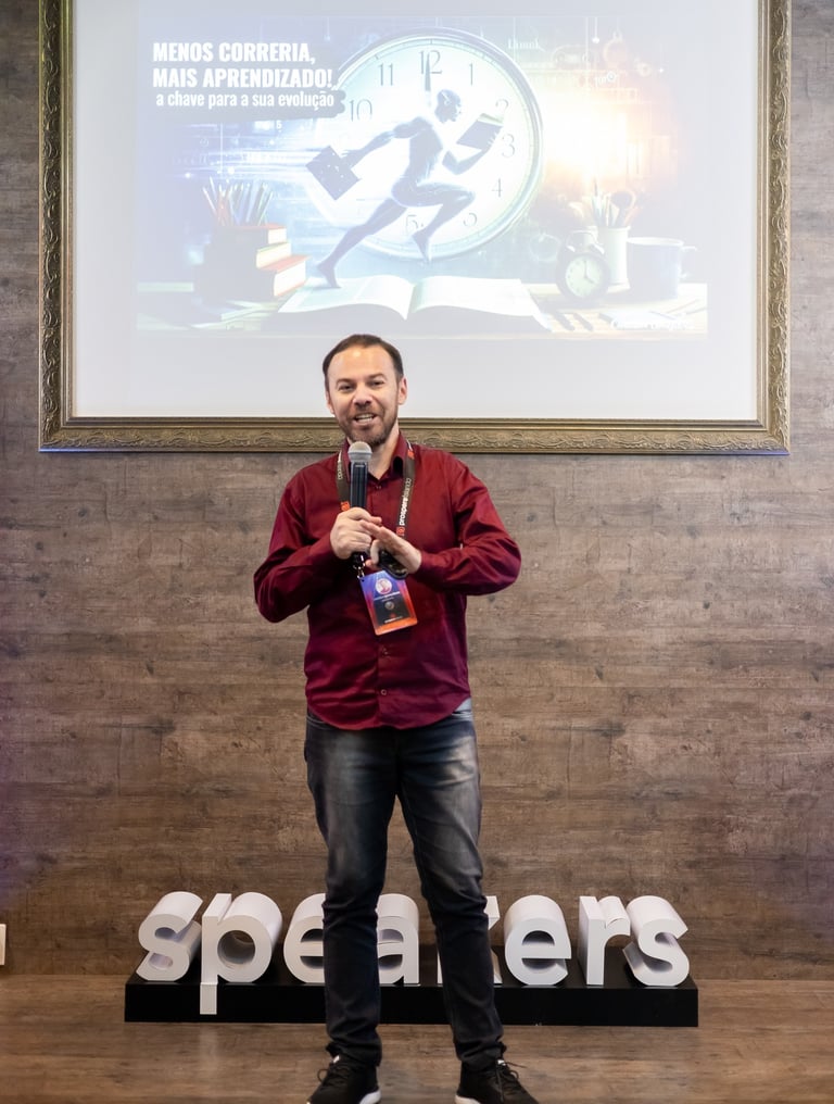 Cleidson Gonçalves em uma palestra sobre execução estratégica