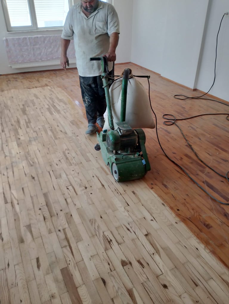 İskele silim ile zemin bakımı  Ahşap parke yenileme iskele silim  İskele sistem profesyonel parke si