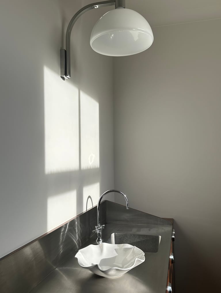 modernist serviravimo indas