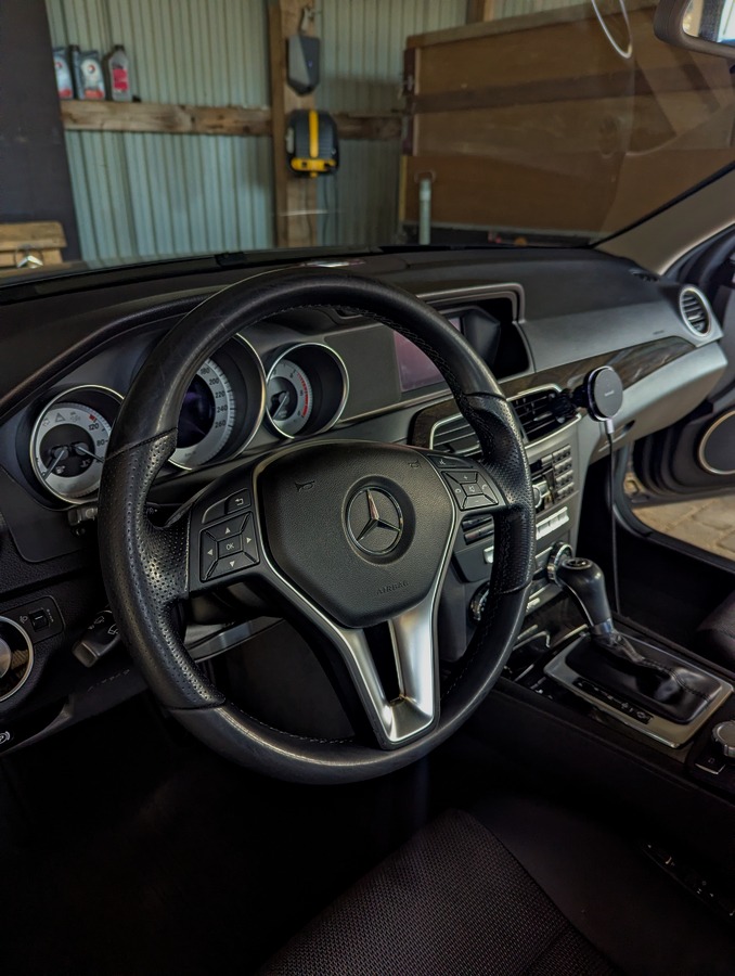 Fahrzeugaufbereitung Mercedes-Benz Innenraum in Flensburg & Umgebung – Detail Taxi Referenzen