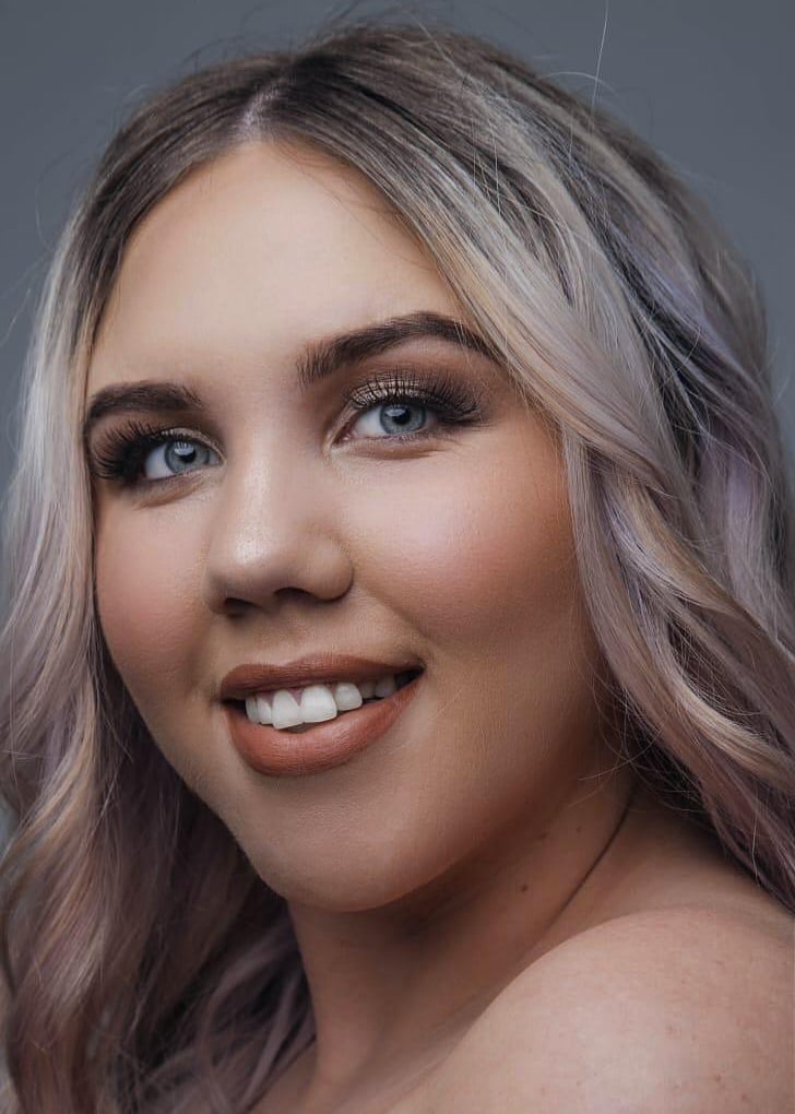 Eyebrows and eyelash s salon services