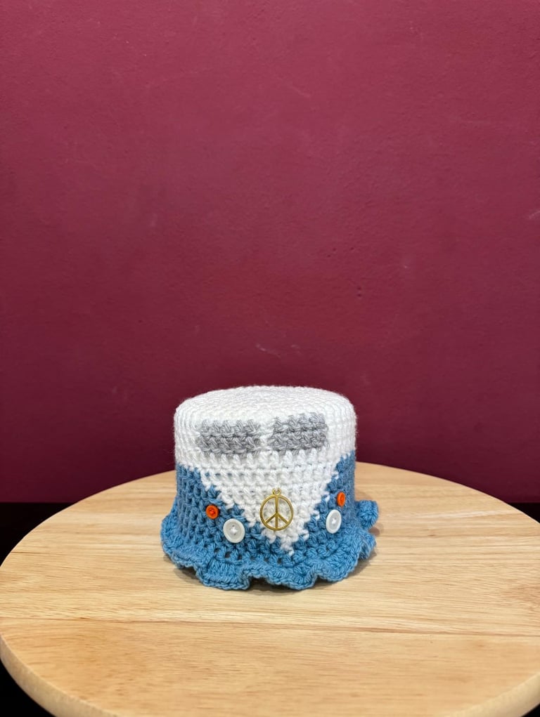 Klorollenhut VW- Bulli Autodekoration. Volkswagen Bulli. Klohut. Geschenkidee für Oldtimer fans.