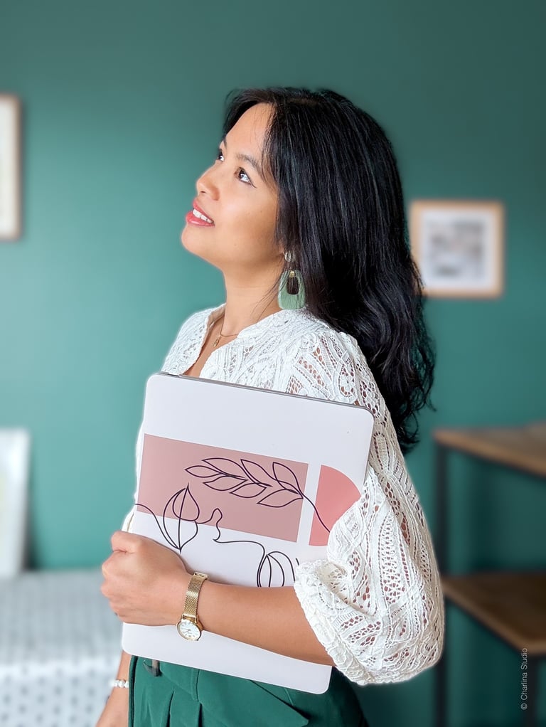 Charlina Studio, Graphiste freelance à Toulouse, spécialisée en identité visuelle et branding