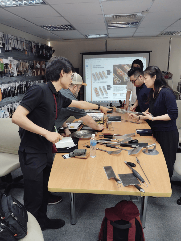 Sourcing kitchenware with an US client