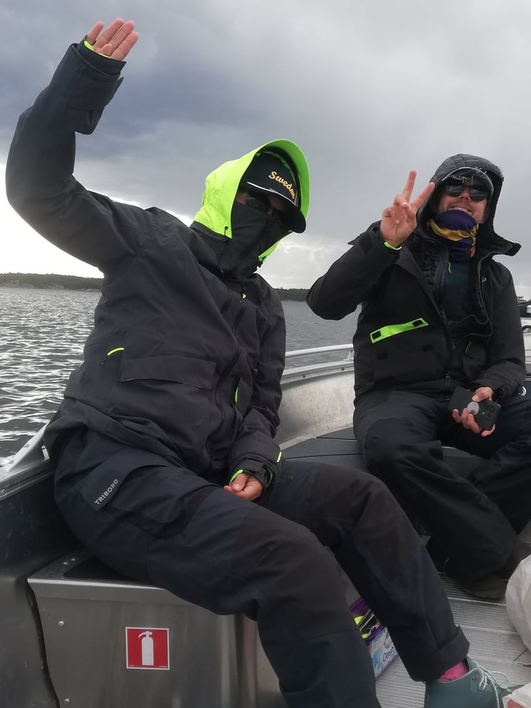 zwei Fischer auf einem Boot