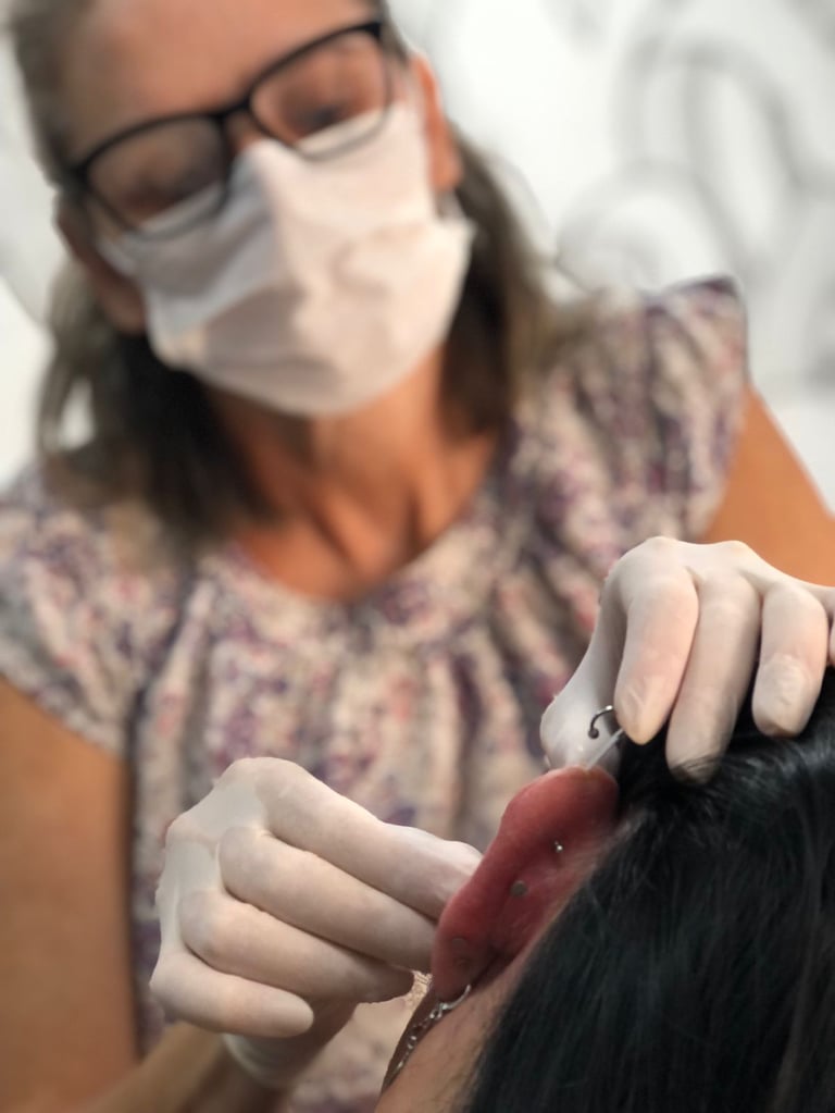 Furo de Orelha Humanizado Campinas | Paola Bertini