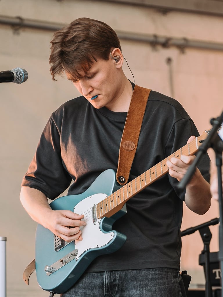 Kilian - Keyboard, Piano und Gitarre - AAFAG AufAlleFälleAllesGute Auf alle Fälle alles Gute