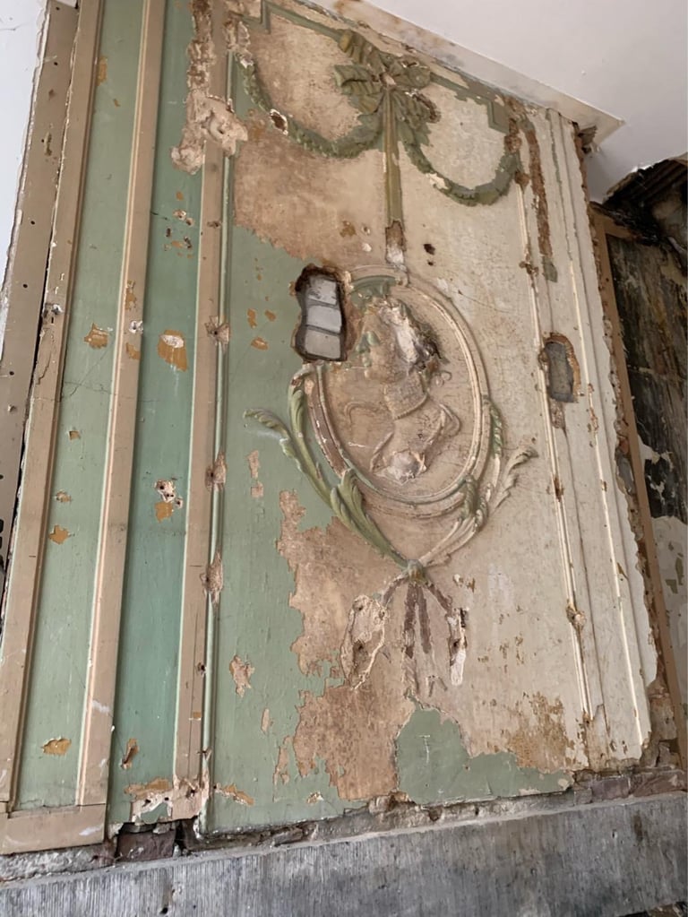 restaureren Schouw met 18e eeuws stucwerk in Leiden