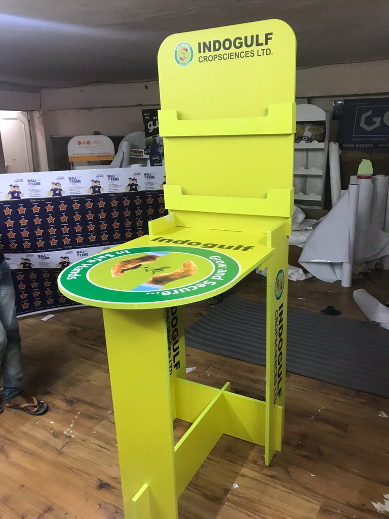 durable light weight floor standing unit for roadshows and exhibitions