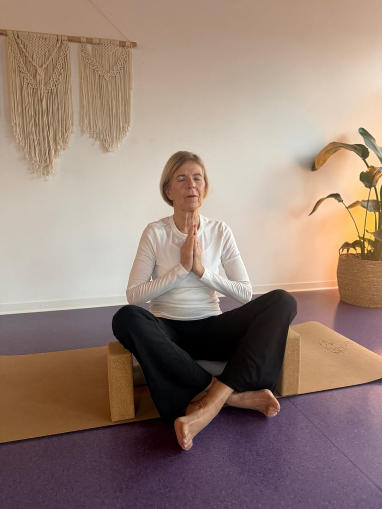 Yoga für Senioren Stuttgart klein A