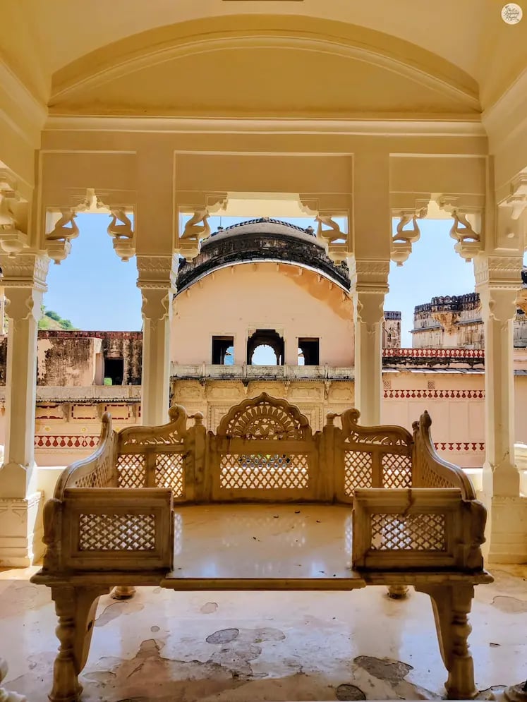 Marble throne of Raja Ratan Singh at Ratan Daulat, Bundi, a single carved block of Makrana marble symbolizing royal authority