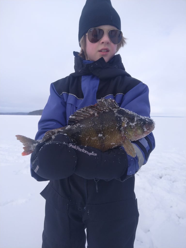 Pêche sur glace en Laponie