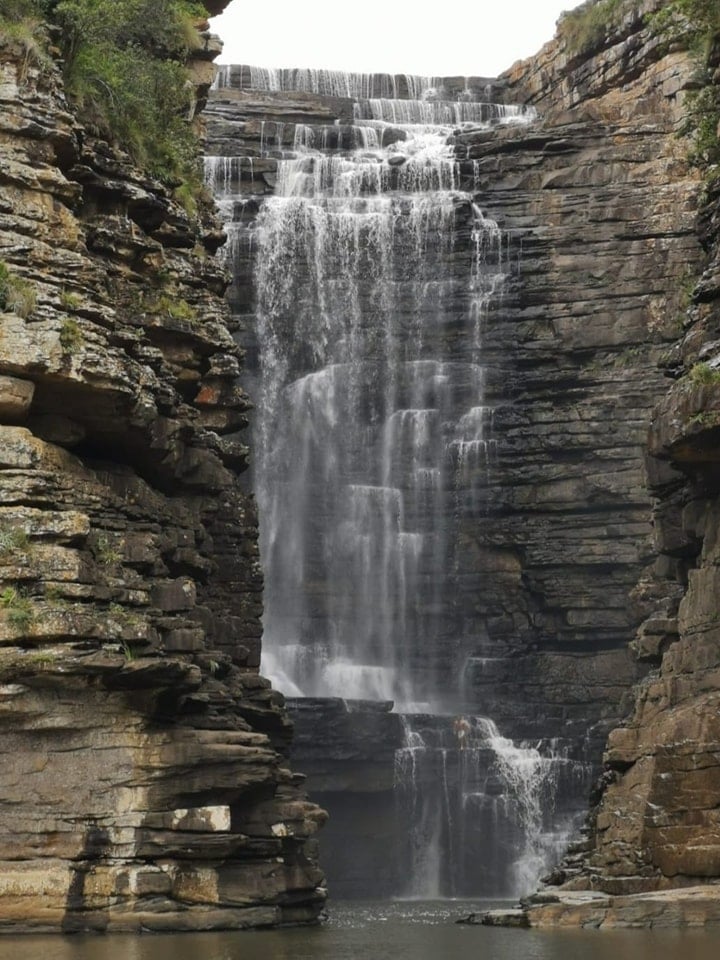 Mnyameni Falls in its little alcove.