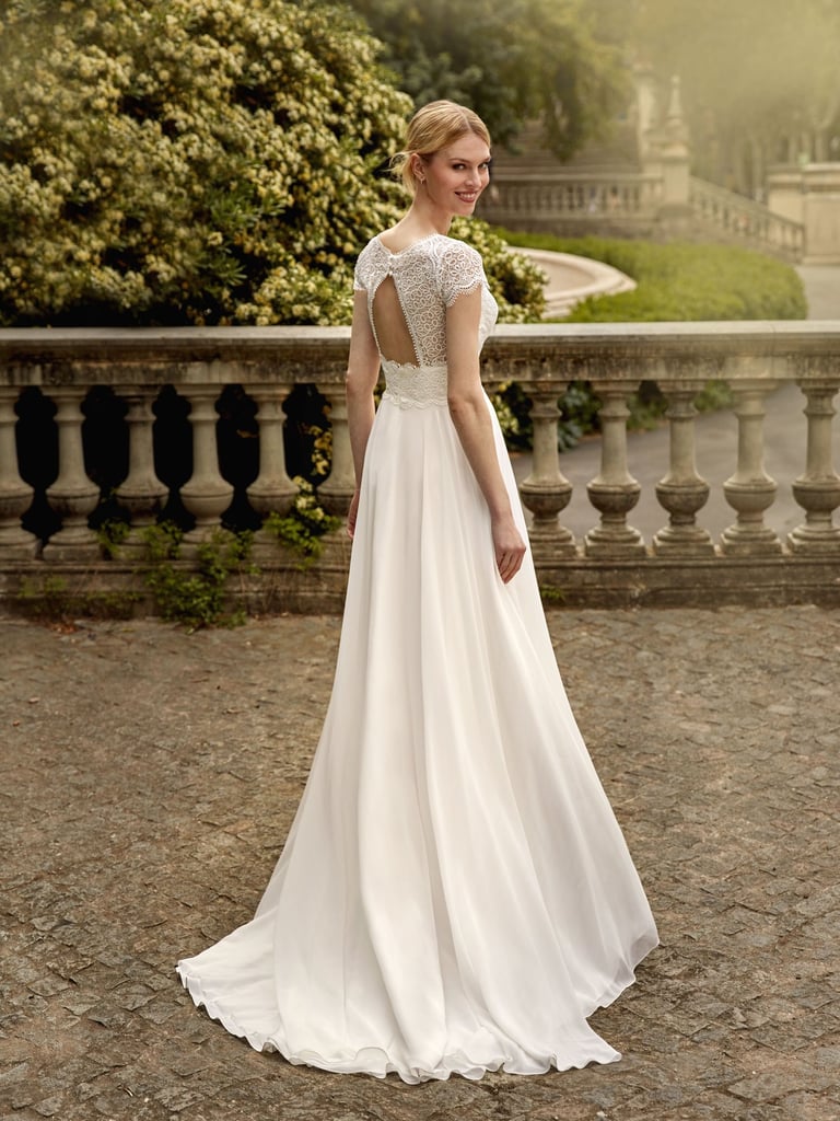 robe de mariée boheme avec haut en dentelle et jupe en mousseline, dos nu, DM Couture, Essonne