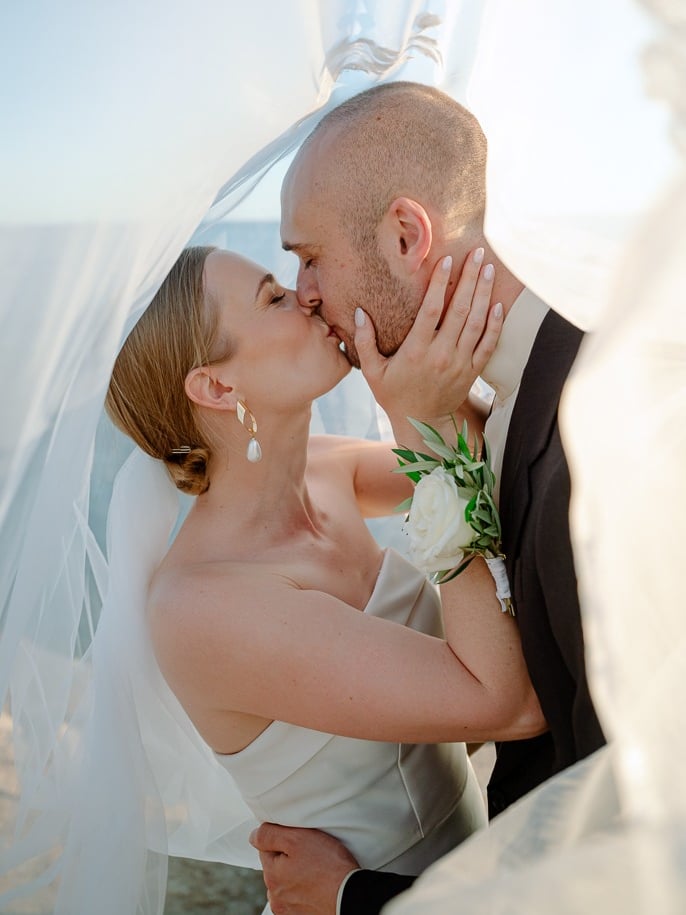 Minimal Wedding in Ios Greece