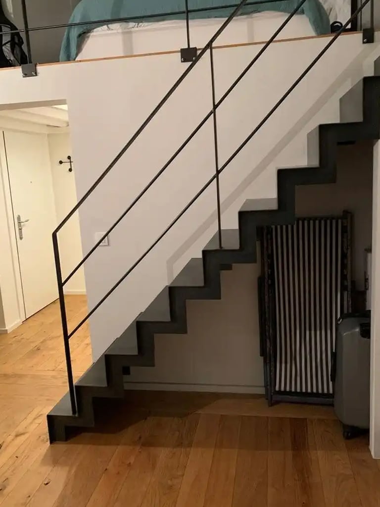 aménagement sous escalier sur mesure Belgique