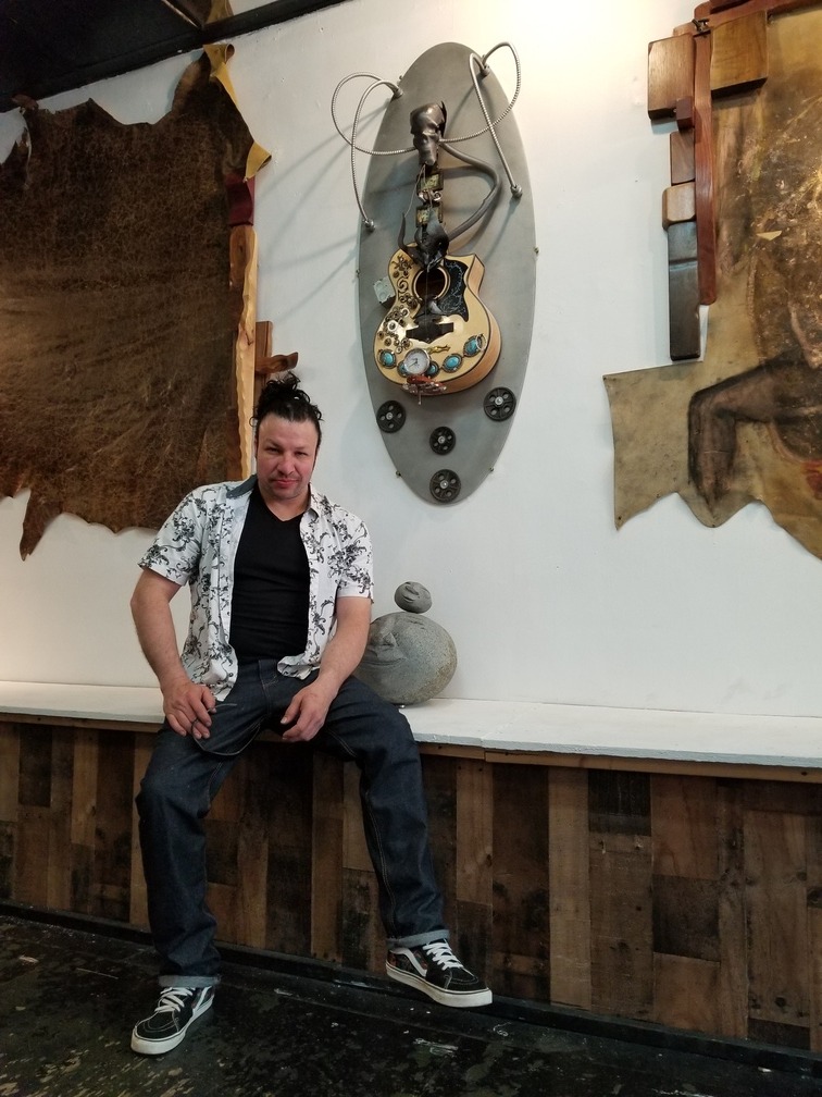 Frank posando en Galeria