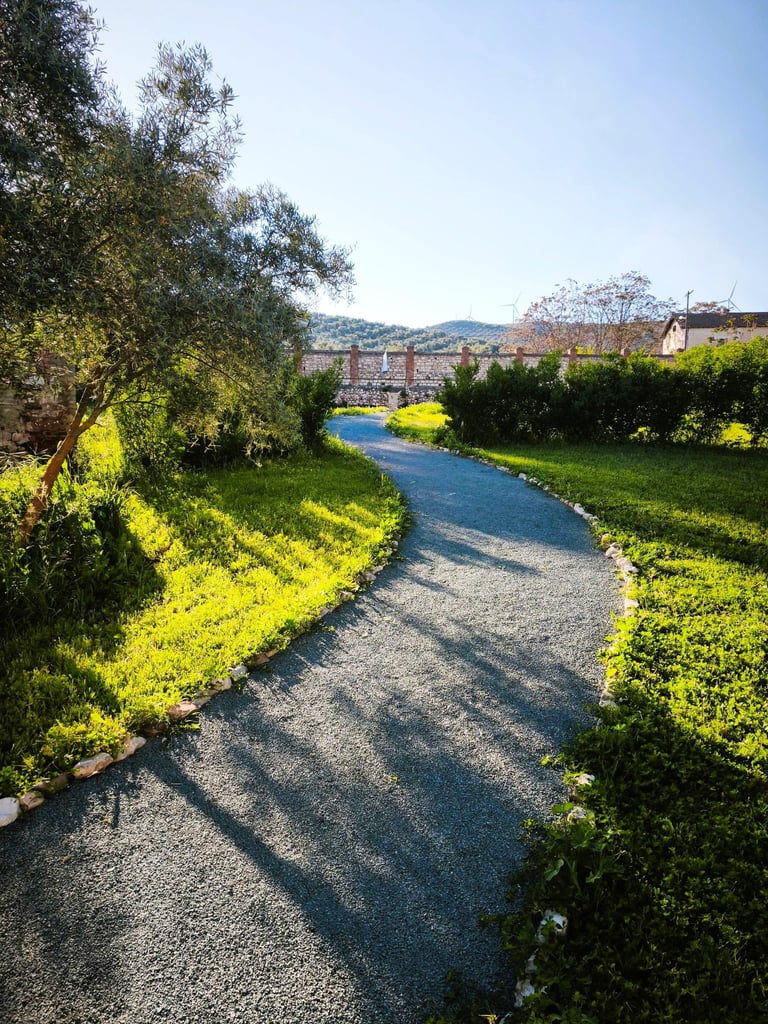 Amplios jardines
